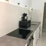Hills - 2 Bedroom With Ocean Views And Air-condition A *