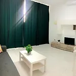 شقة Hills - 2 Bedroom With Ocean Views And Air-condition A *