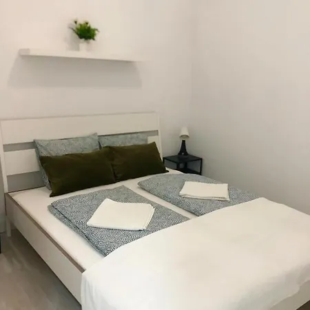 Hills - 2 Bedroom With Ocean Views And Air-condition A شقة