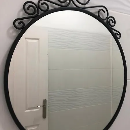 Hills - 2 Bedroom With Ocean Views And Air-condition A *