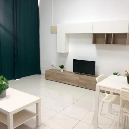 Hills - 2 Bedroom With Ocean Views And Air-condition A