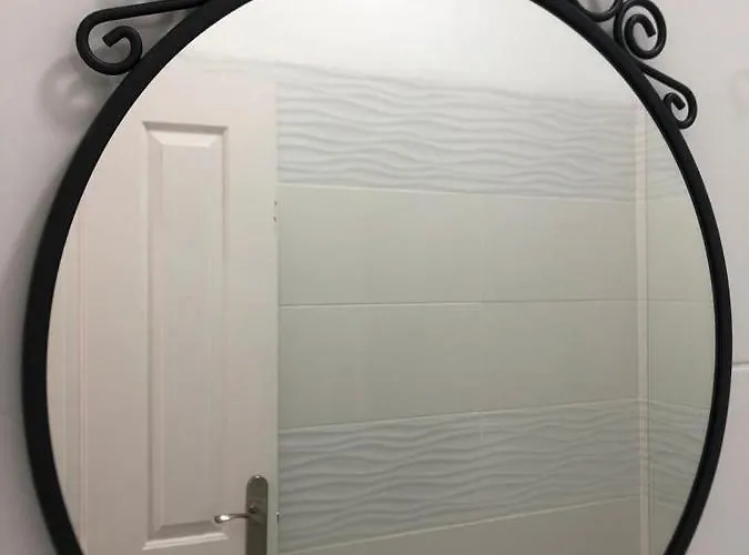 Hills - 2 Bedroom With Ocean Views And Air-condition A *