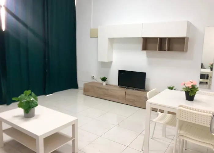 Hills - 2 Bedroom With Ocean Views And Air-condition A