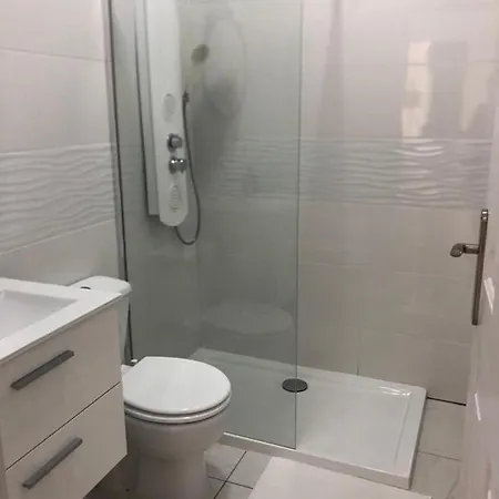 Hills - 2 Bedroom With Ocean Views And Air-condition A *